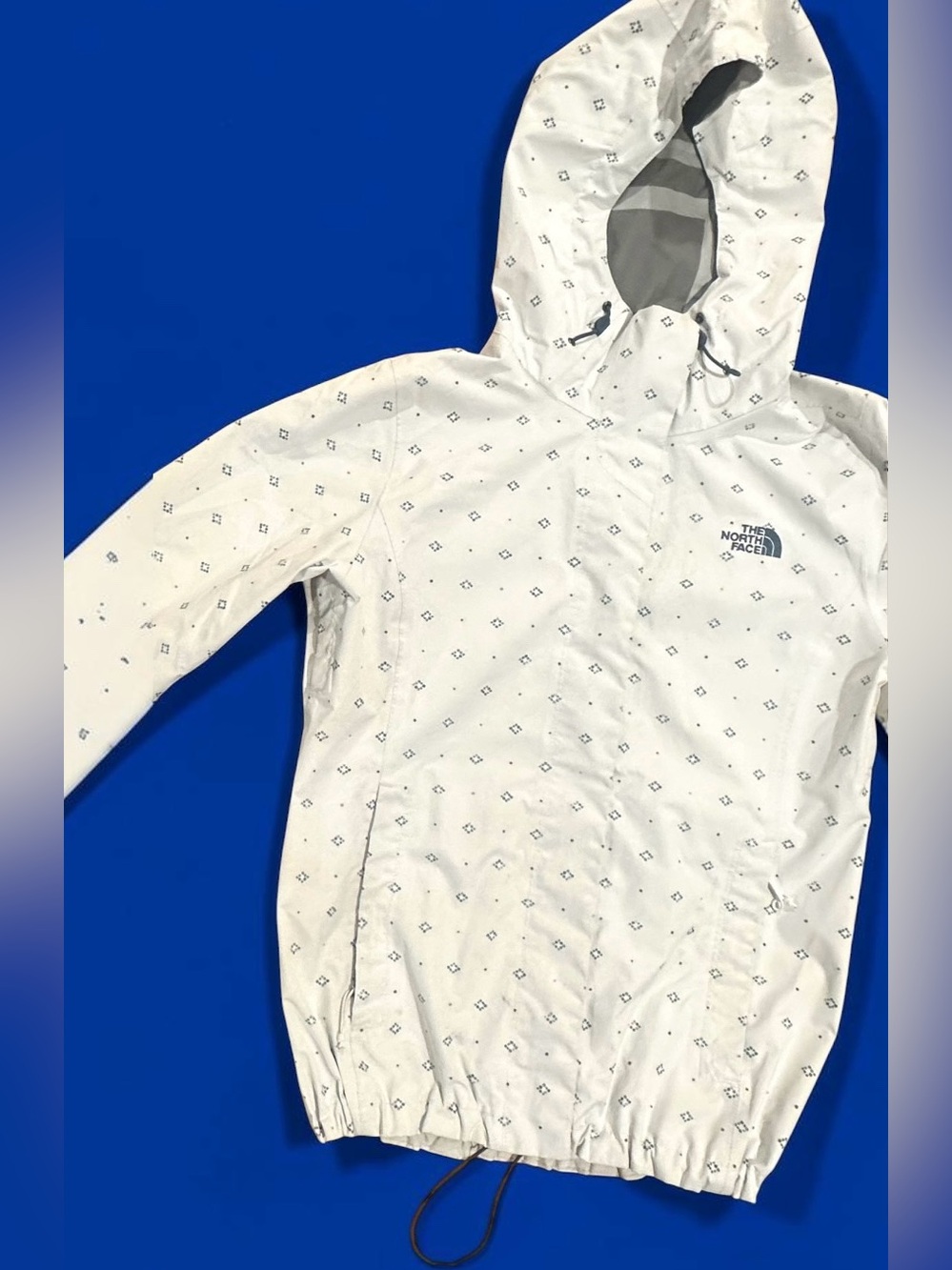 The North Face Venture Hooded Jacket in White & Blue with DriVent fabric